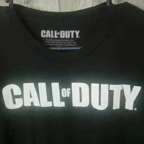 Call of Duty size large cotton shirt - Picture 2 of 4